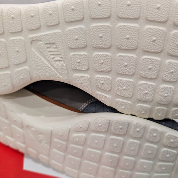 Nike Roshe Run Mercury Mid Sneakerboot Gray Leather Brown Lining Mens US 8 UK 7 - Picture 11 of 11